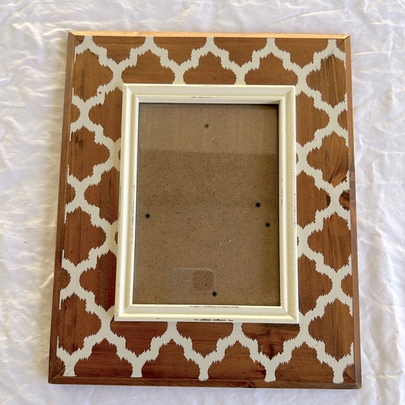 🟣 5” X 7” Decor Wood Frame - Picture 1 of 2